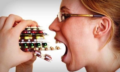 Foliculite: Os ricos da automedicação - Foliculite pode ser um efeito colateral 2 Foliculite: Os ricos da automedicação - Foliculite pode ser um efeito colateral 1